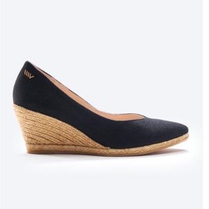 Viscata Barcelona - Roses Canvas V-Cut Espadrille Wedges. New. Black. Size 8/39